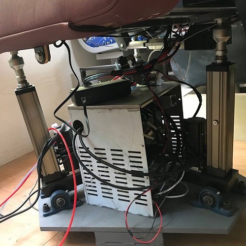 伺服電缸用于動感座椅安裝調(diào)試